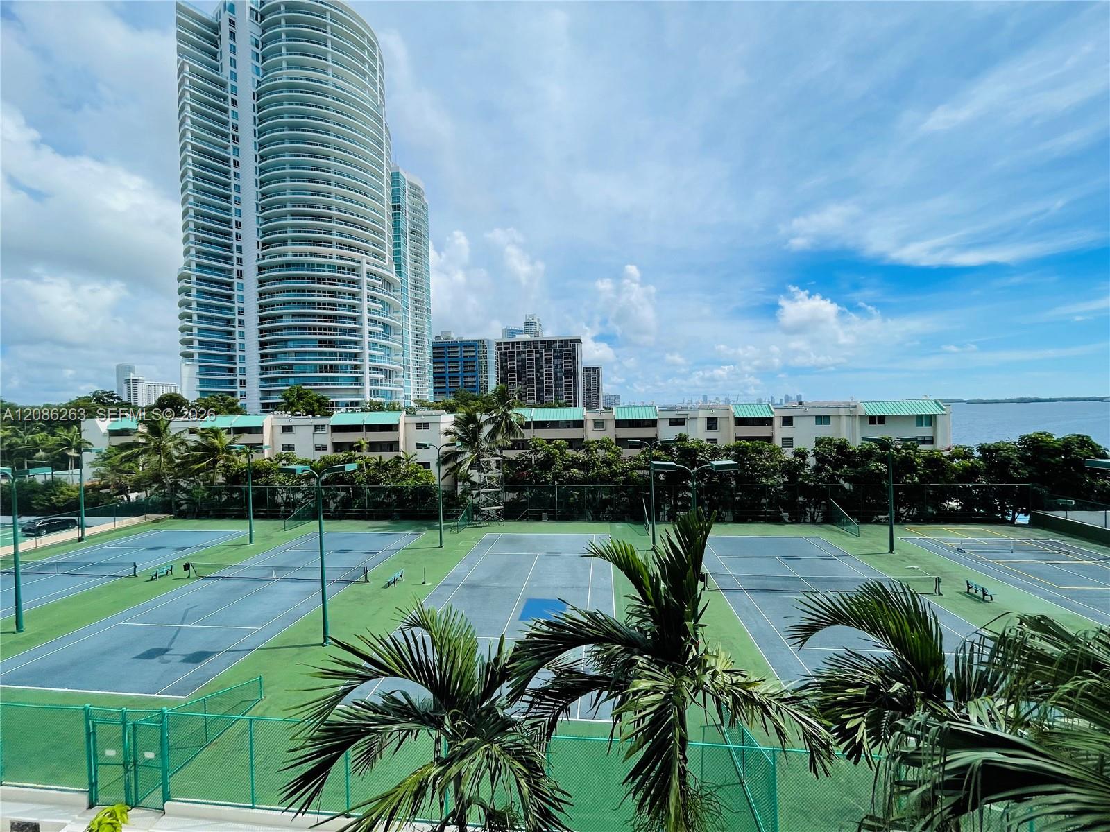 2333 Brickell Avenue 409 Property Photo 24