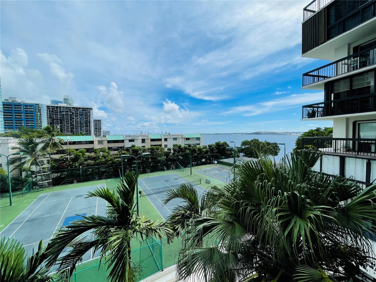 2333 Brickell Avenue 409 Property Photo 25