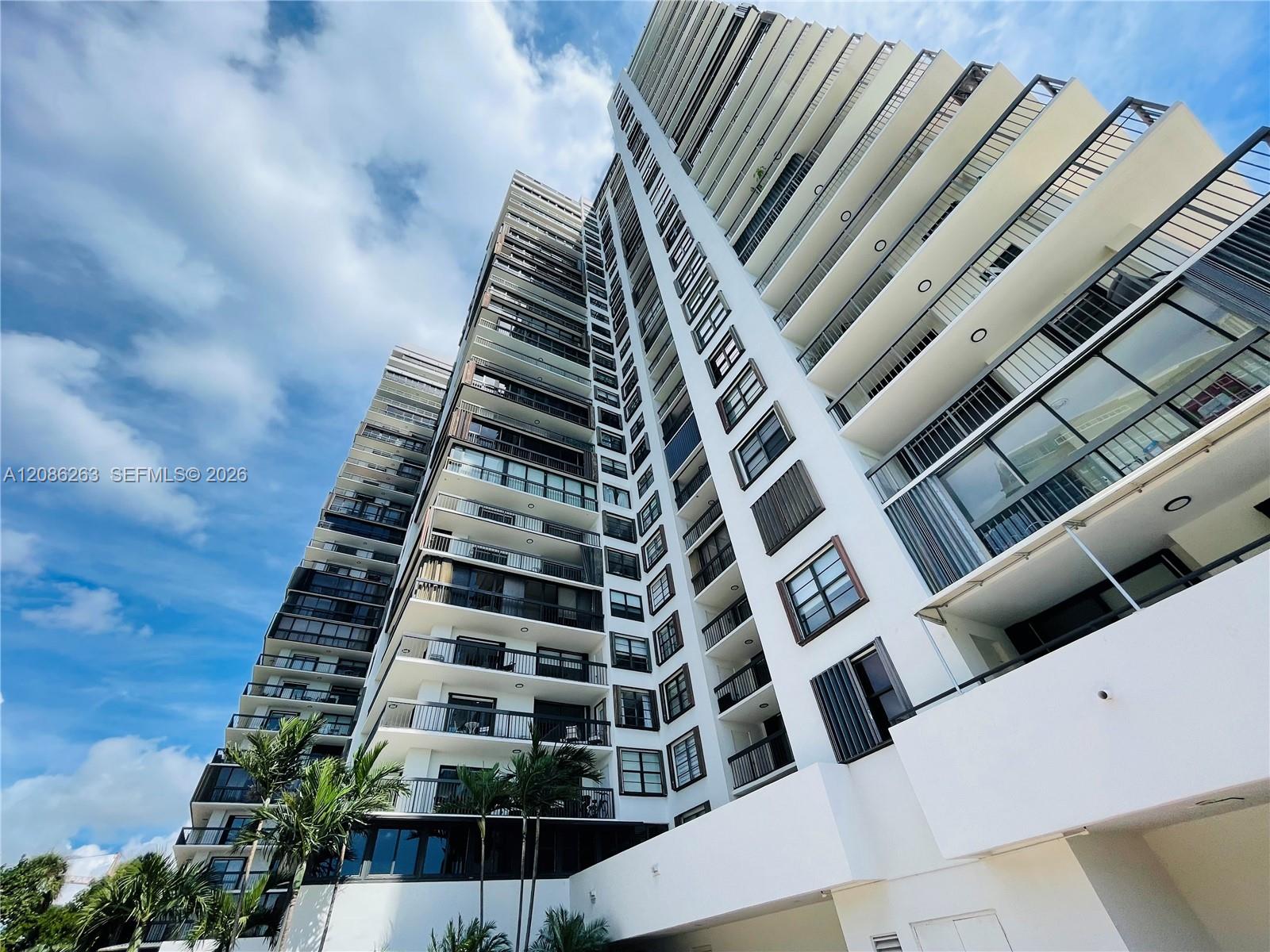 2333 Brickell Avenue 409 Property Photo 31