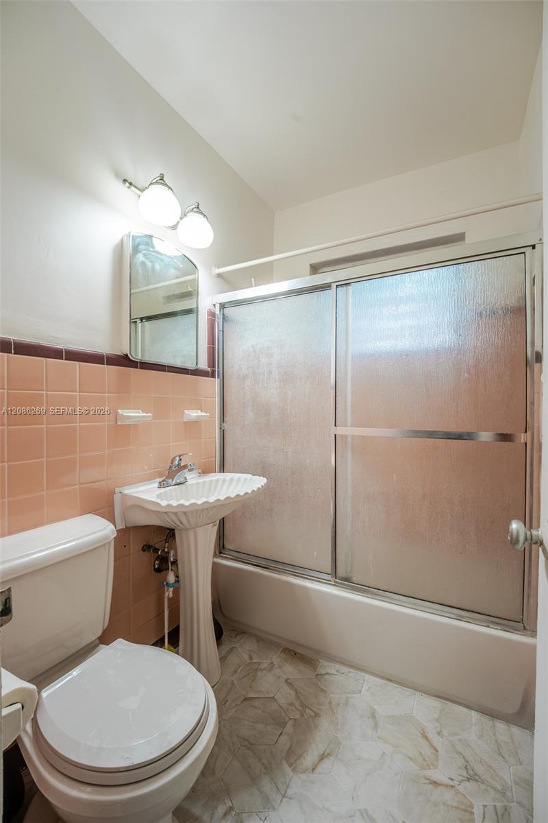 4740 Pine Tree Drive 20 Property Photo 14