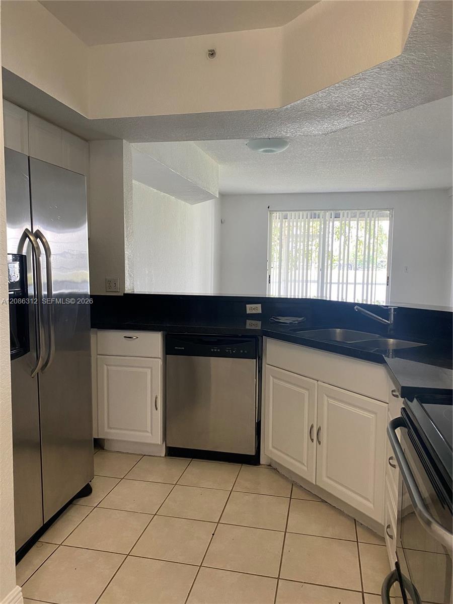 A12086312 Property Photo 4