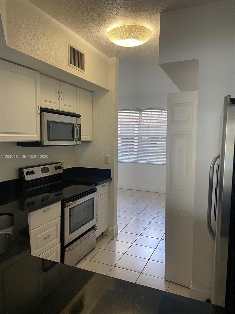 A12086312 Property Photo 5