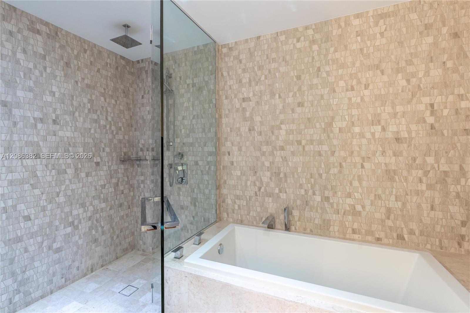 88 Sw 7th Street 2401 Property Photo 9
