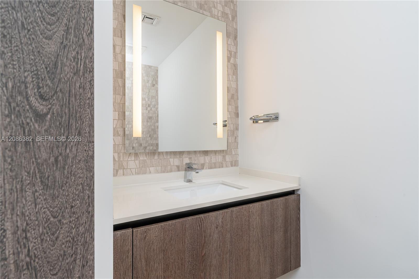 88 Sw 7th Street 2401 Property Photo 33