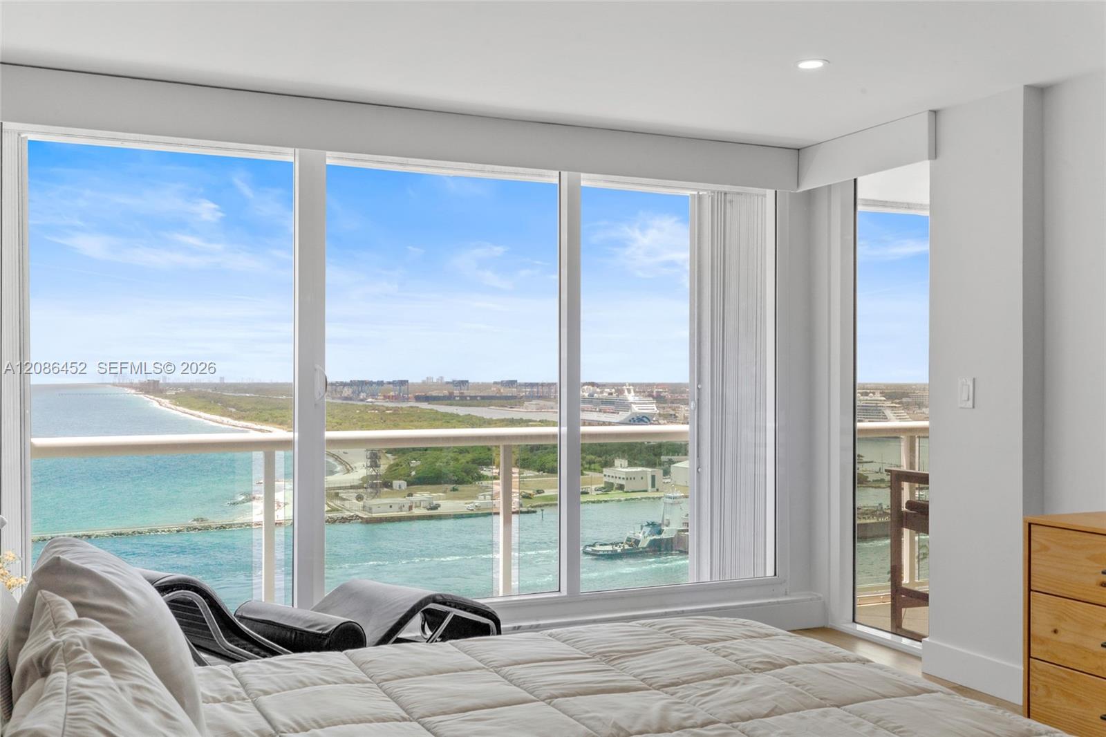 2100 S Ocean Lane 2010 Property Photo 15