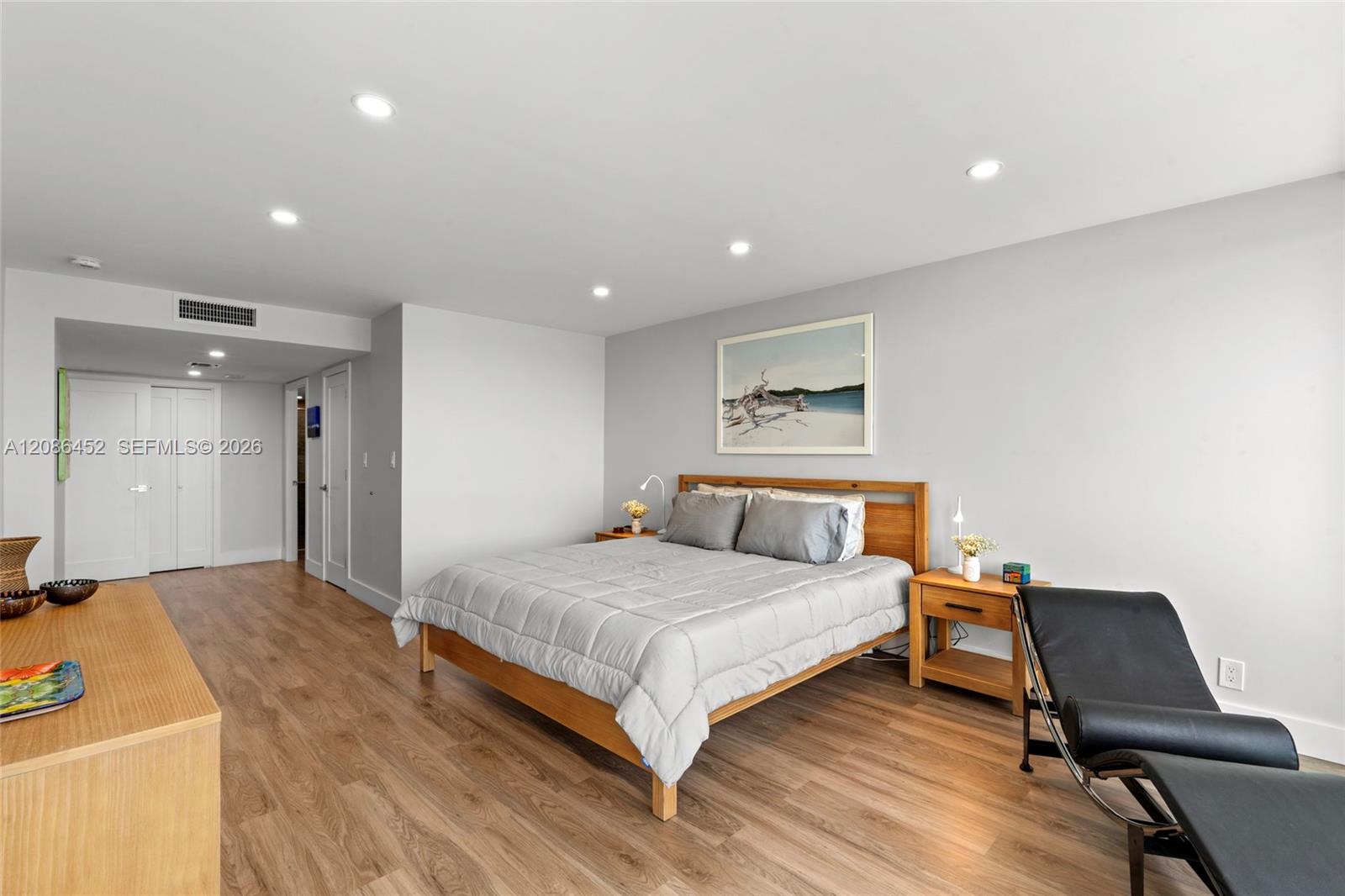 2100 S Ocean Lane 2010 Property Photo 16