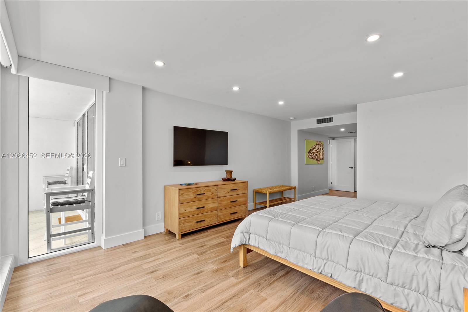 2100 S Ocean Lane 2010 Property Photo 17