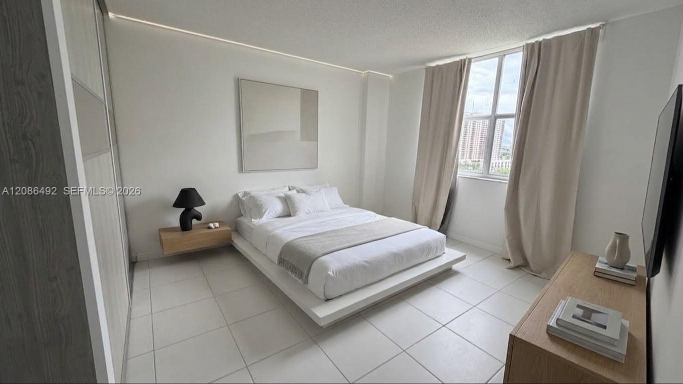 11111 Biscayne Boulevard 9a Property Photo 3