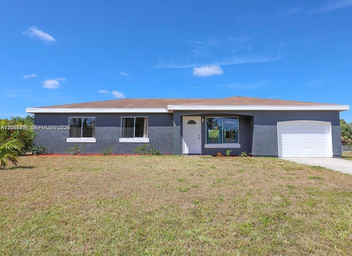 250 SW Homeland Road Property Photo 1