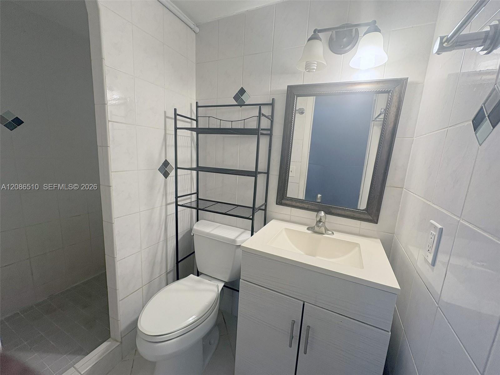 A12086510 Property Photo 7