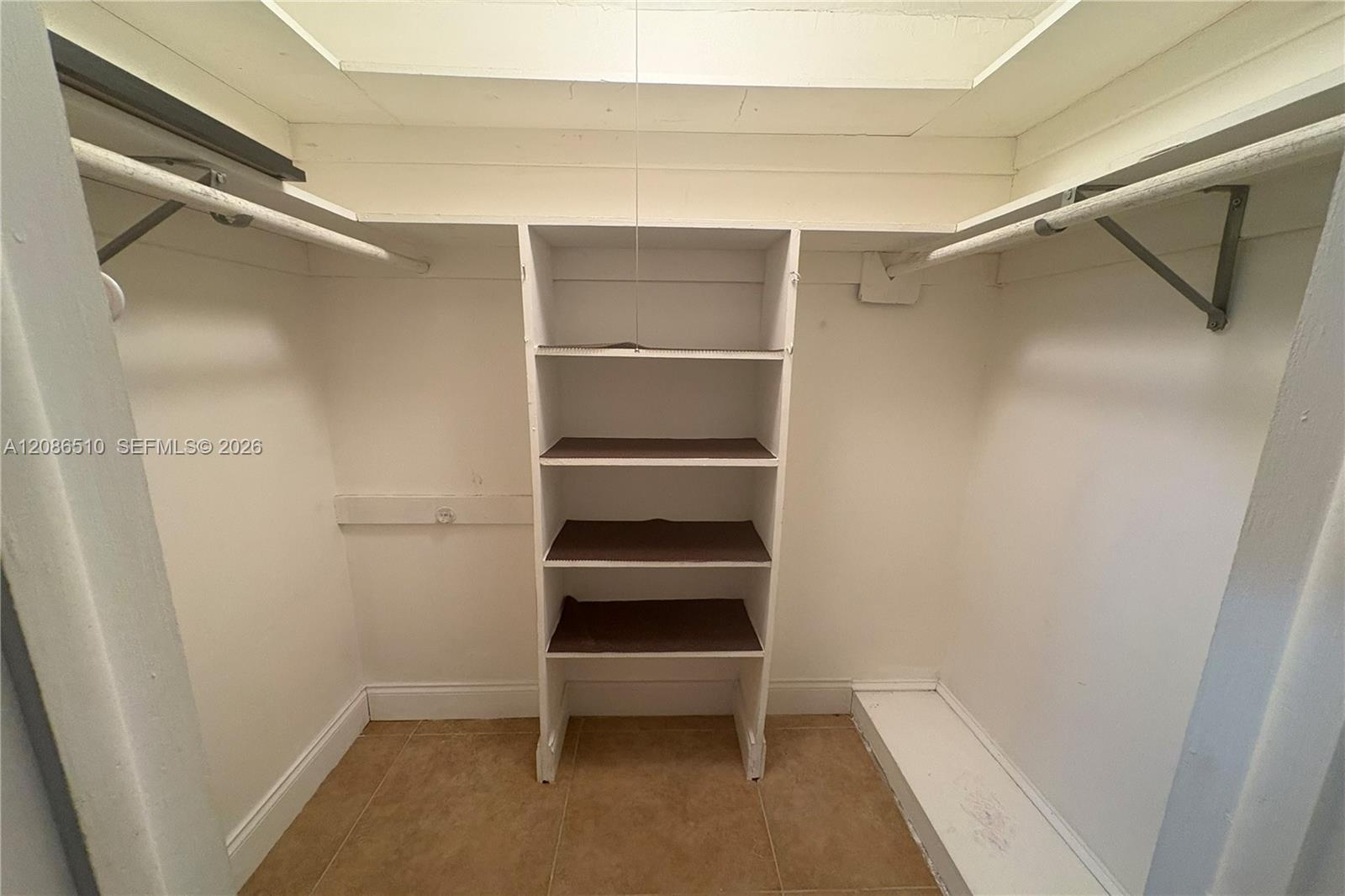 A12086510 Property Photo 9