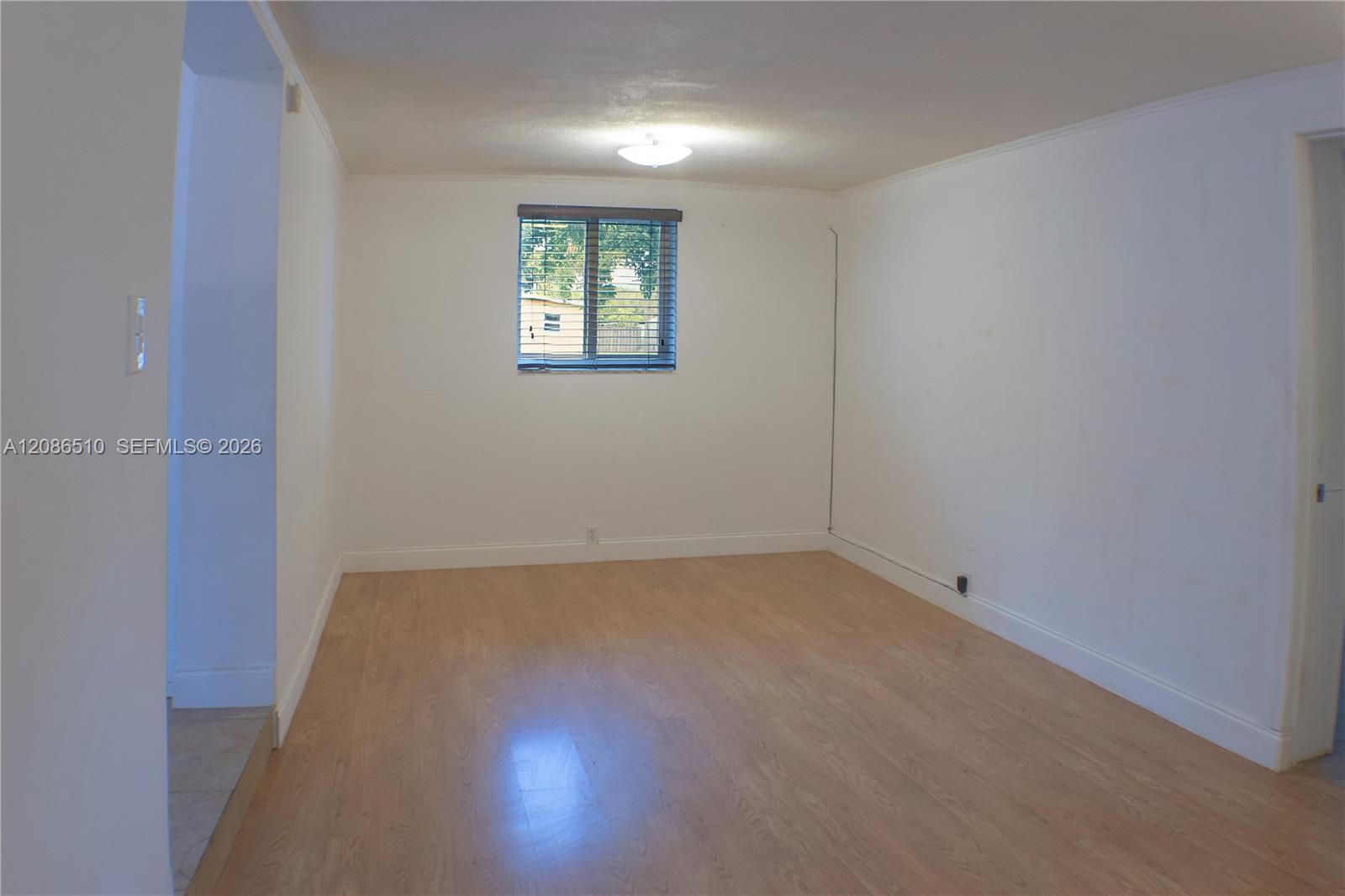 A12086510 Property Photo 12