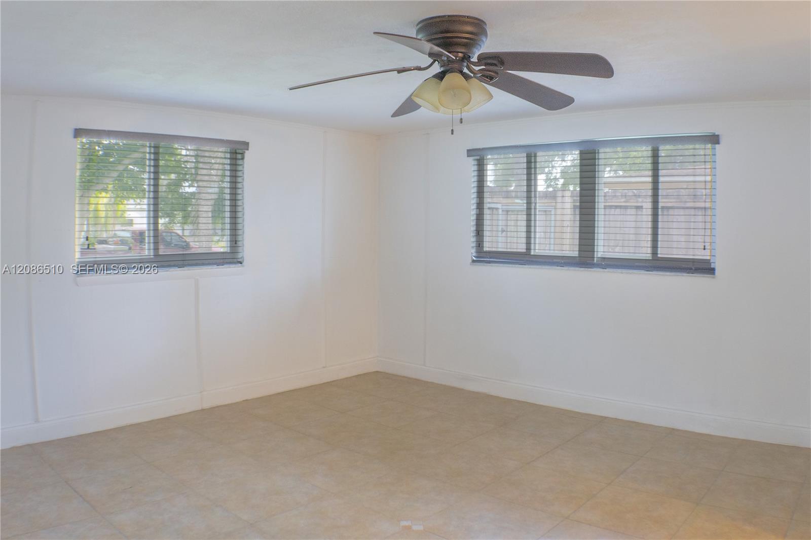 A12086510 Property Photo 15