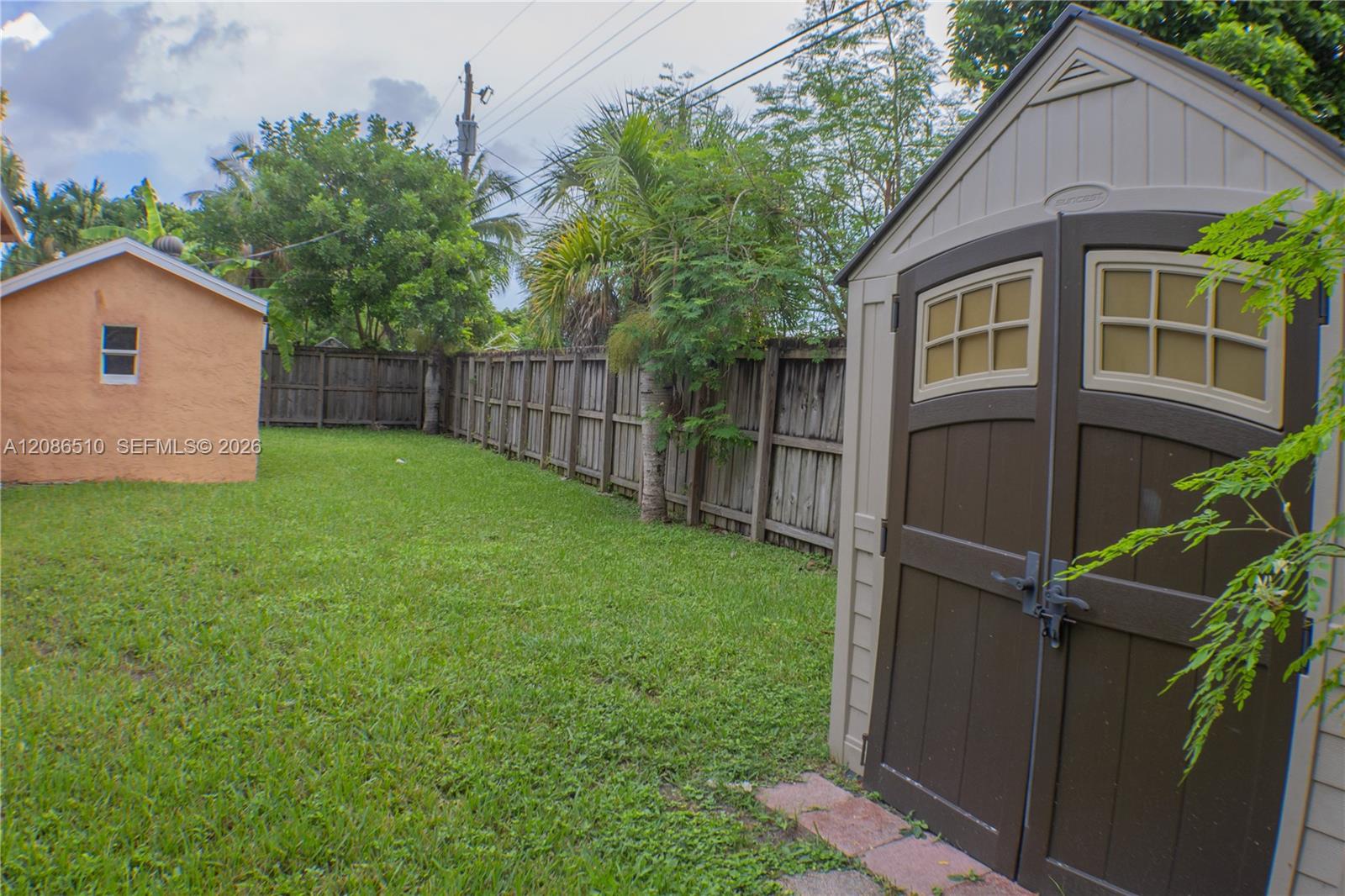 A12086510 Property Photo 17