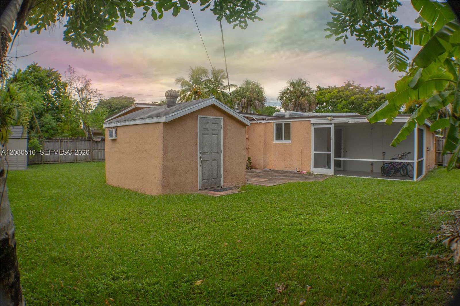 A12086510 Property Photo 18