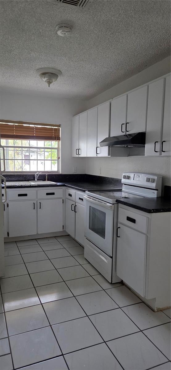 A12086511 Property Photo 3
