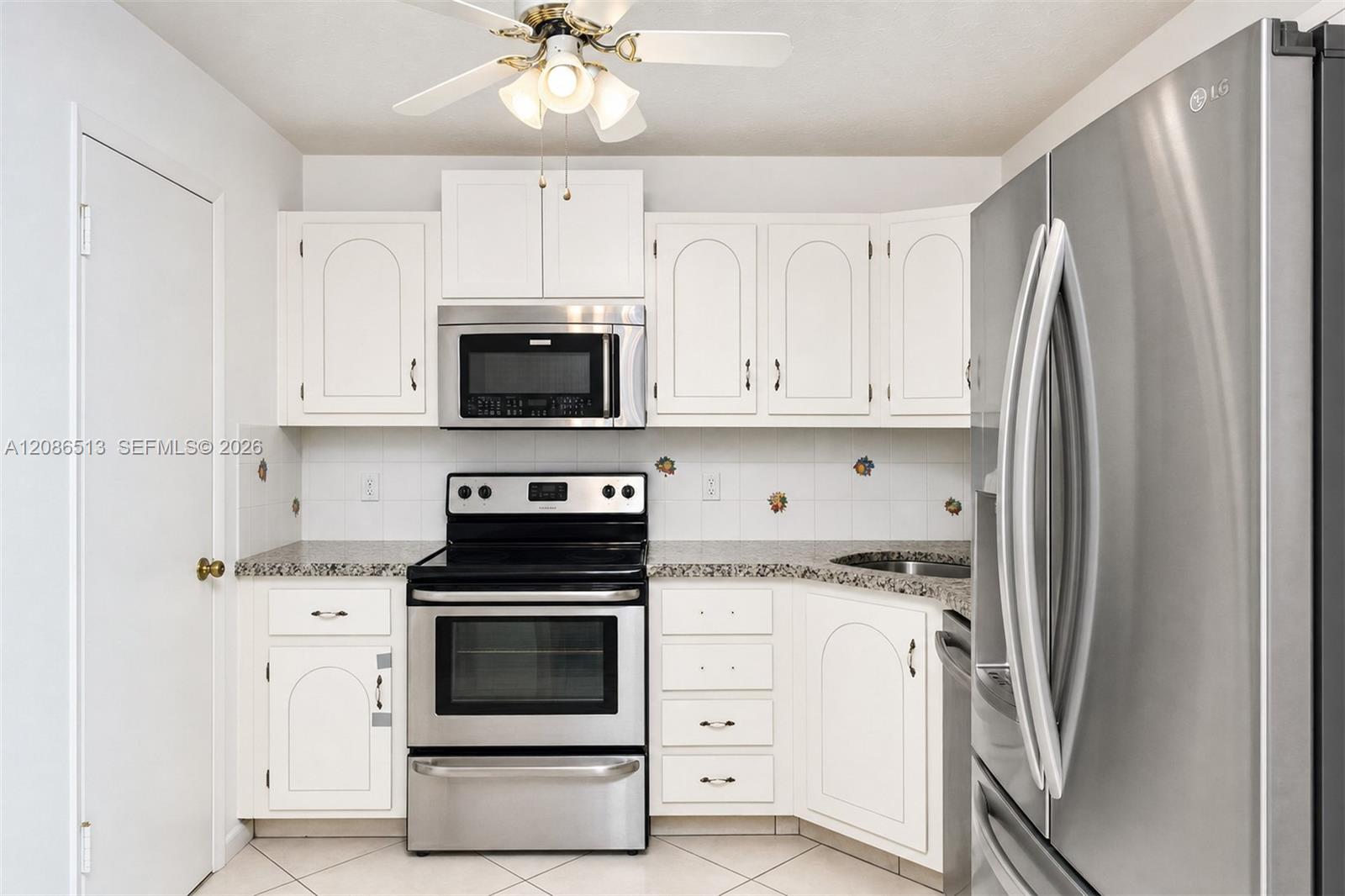1865 S Ocean Drive 14d Property Photo 11