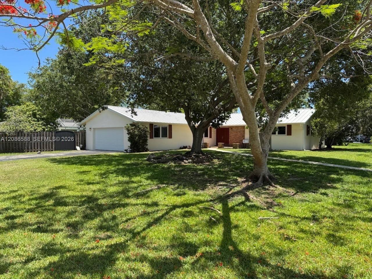 16101 Sw 87th Court Property Photo 6