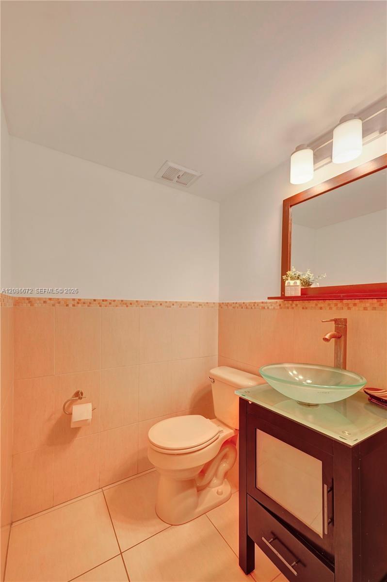 1658 Bay Road 303 Property Photo 22