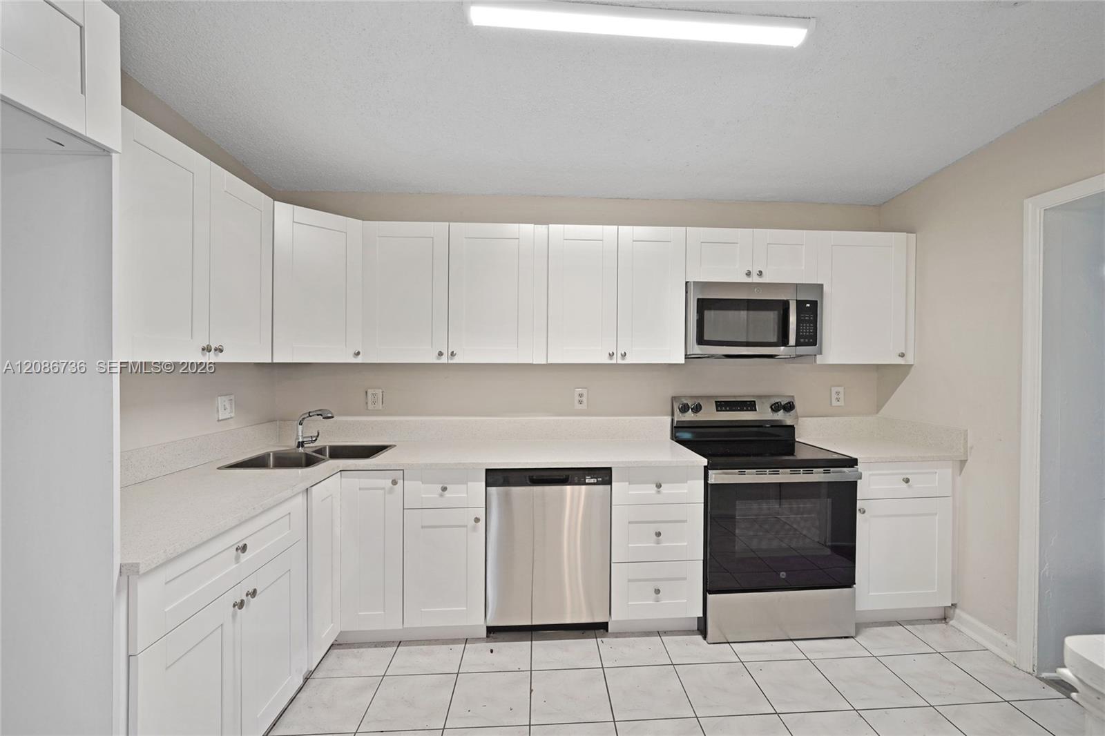 5618 Cinnamon Drive Property Photo 4