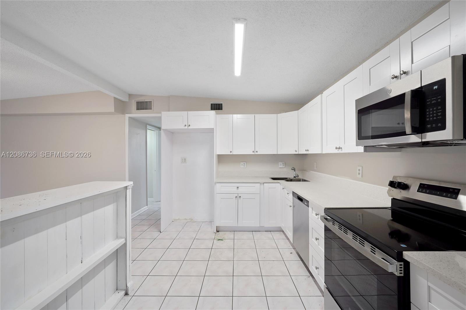 5618 Cinnamon Drive Property Photo 5