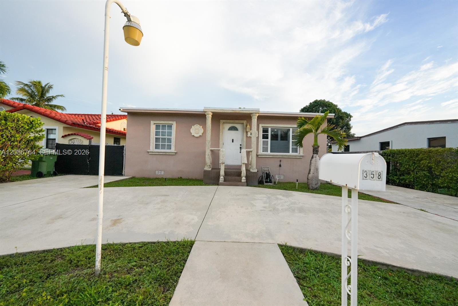 358 E 45th Street Property Photo 1