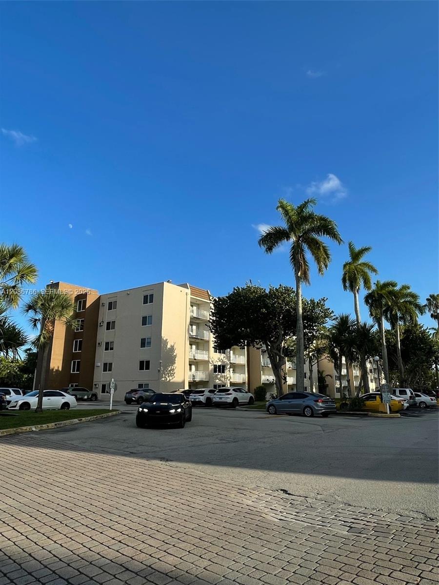 6950 Miami Gardens Drive 2-312A Property Photo 1