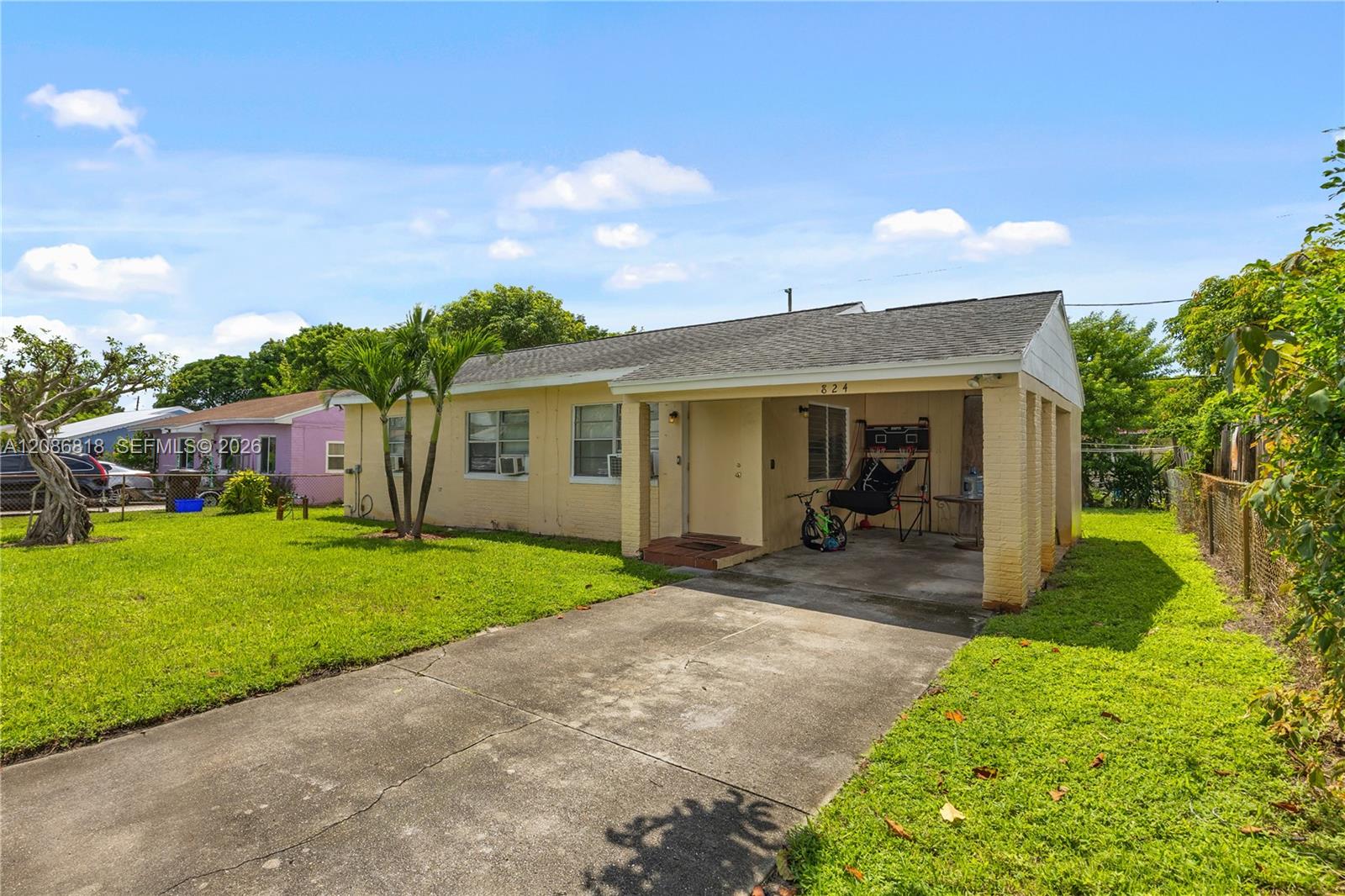 824 44th Street Property Photo 1