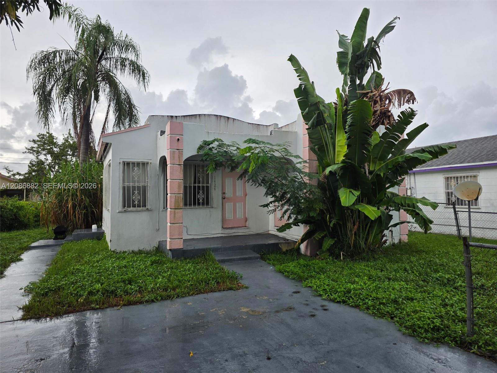 1424 W 34th Street Property Photo 1