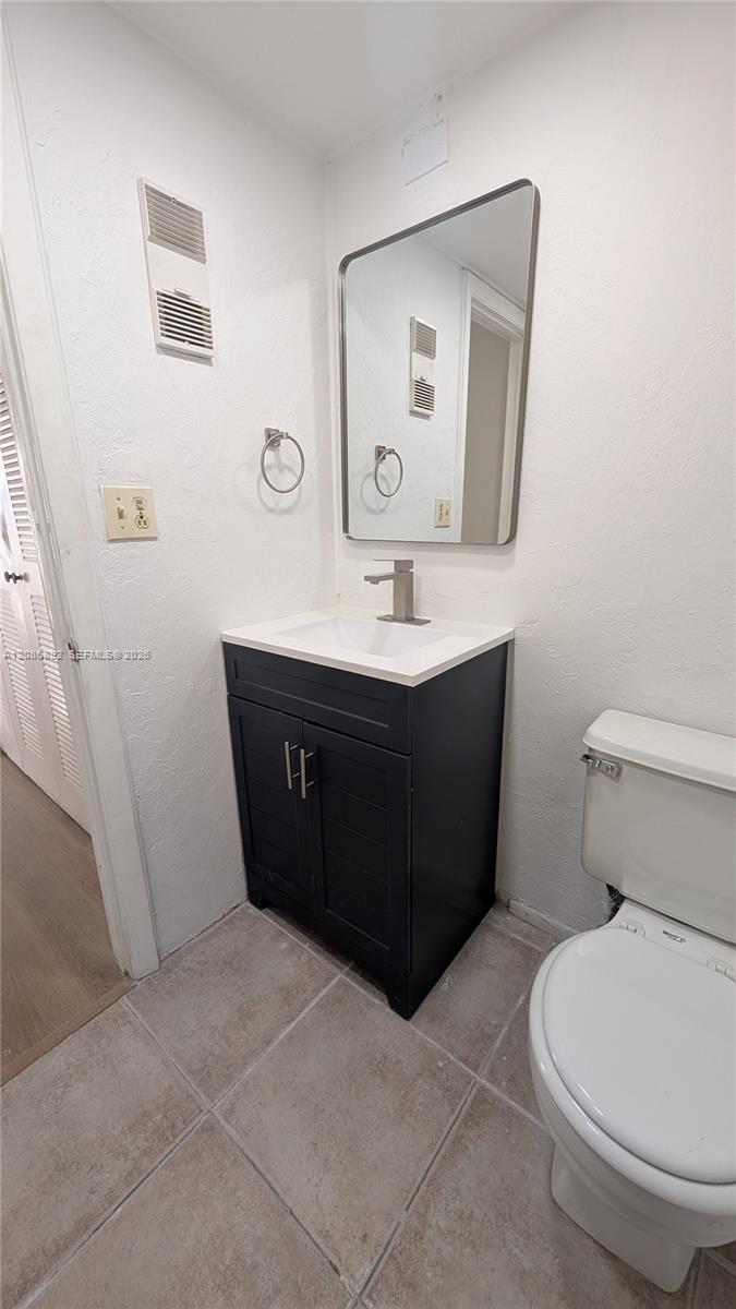 2701 Riverside Drive 206-b Property Photo 14