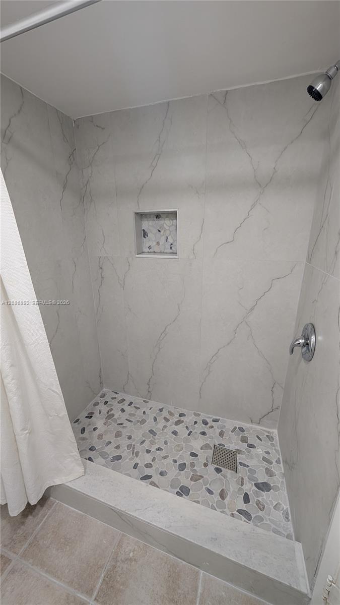 2701 Riverside Drive 206-b Property Photo 16