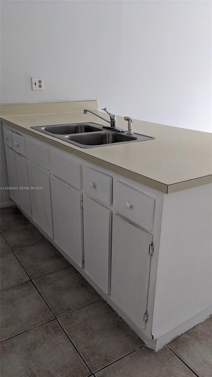 2701 Riverside Drive 206-b Property Photo 22