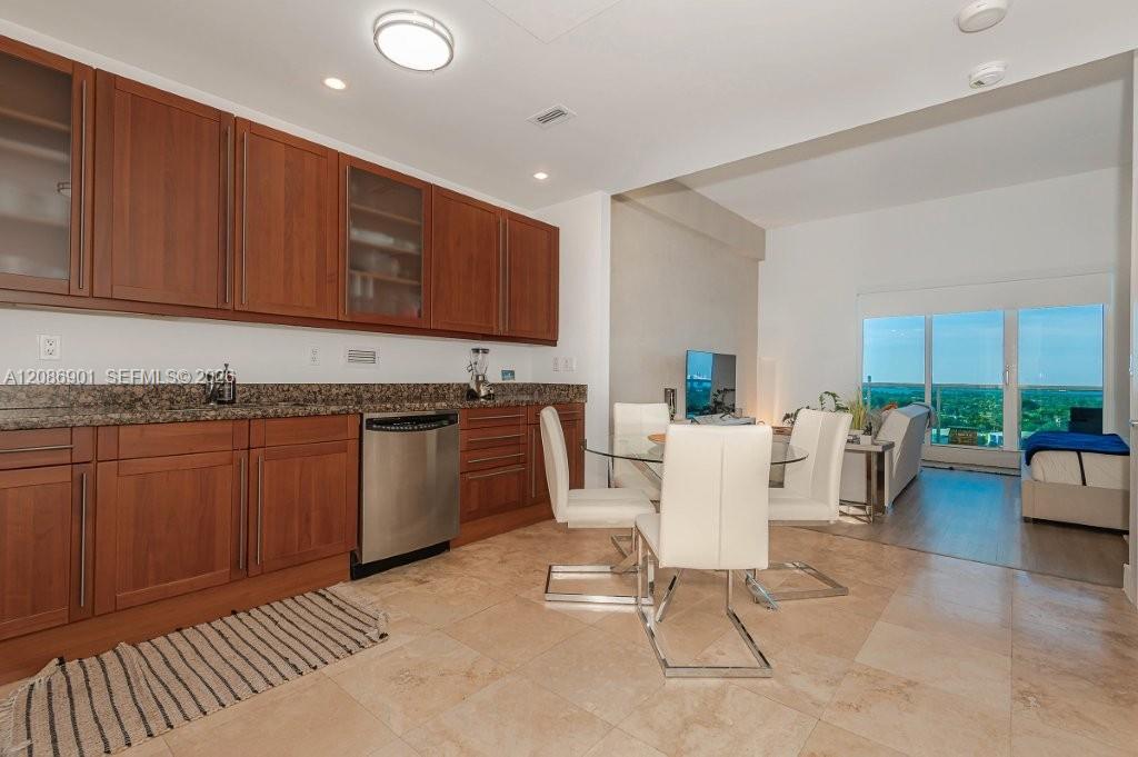 2301 Collins Avenue 1630 Property Photo 1