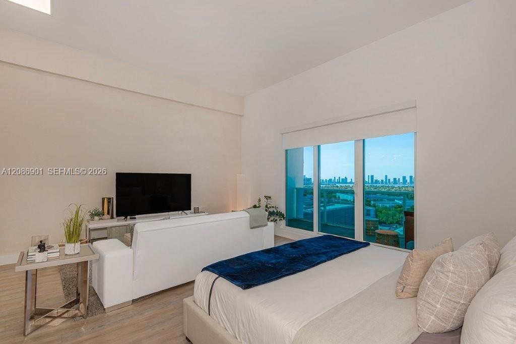 2301 Collins Avenue 1630 Property Photo 1