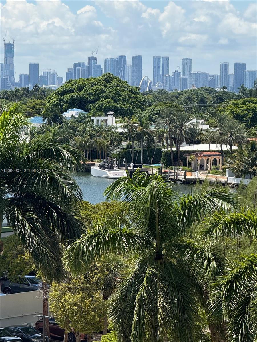 5555 Collins Avenue 7Z Property Photo 1