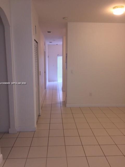 1658 Se 28th Court 105 Property Photo 2