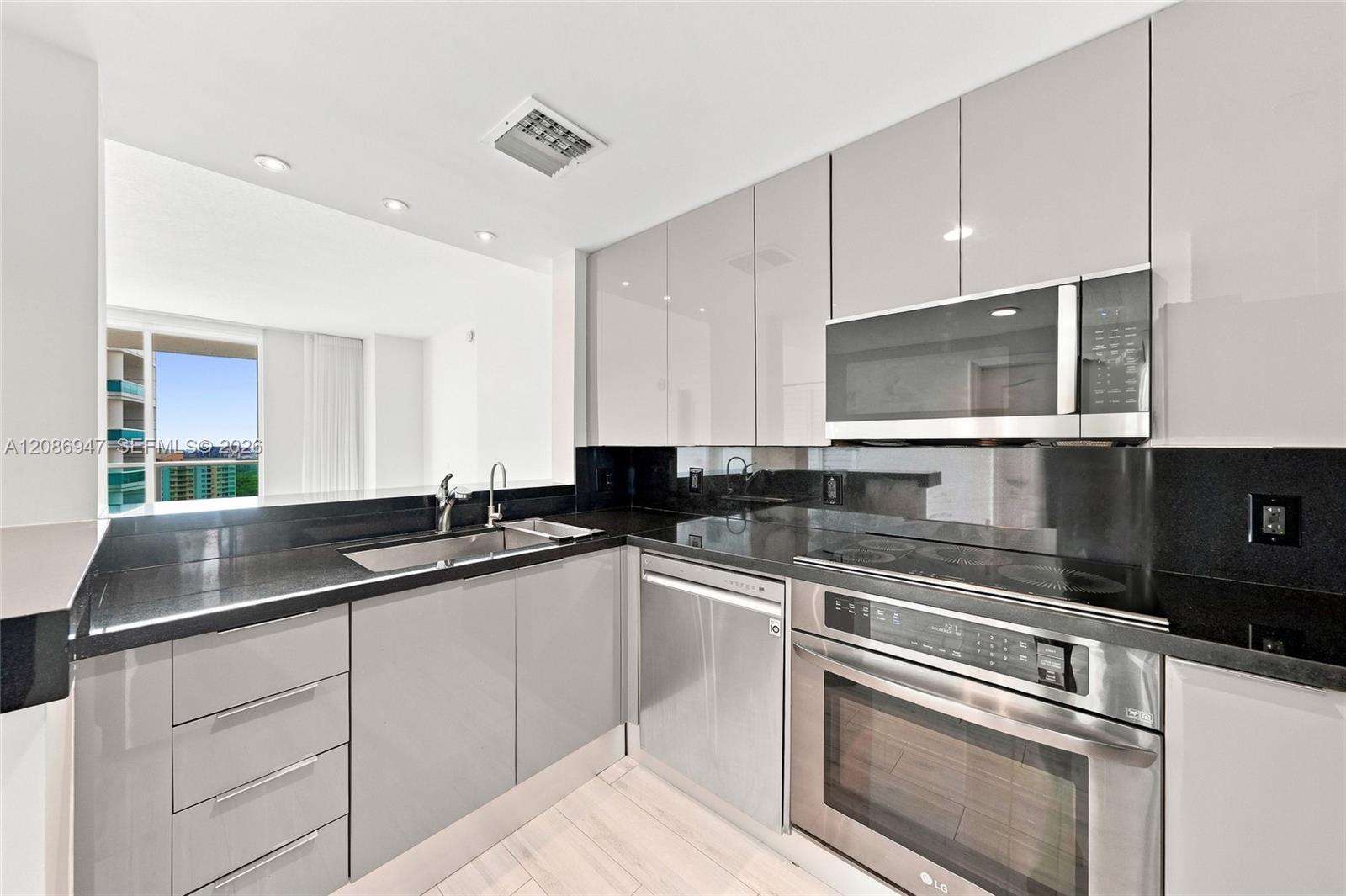 2101 Brickell Avenue 3107 Property Photo 1