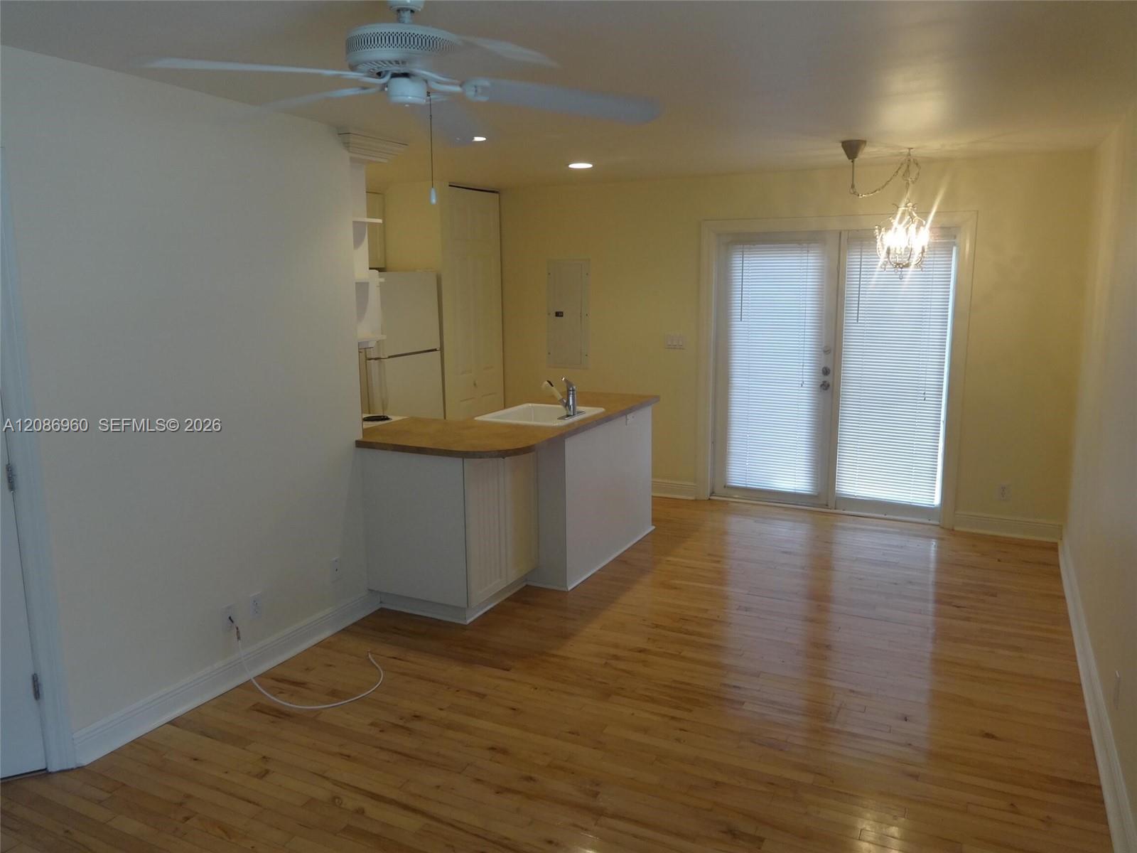 1212 Se 6th Street 1-4 Property Photo 4