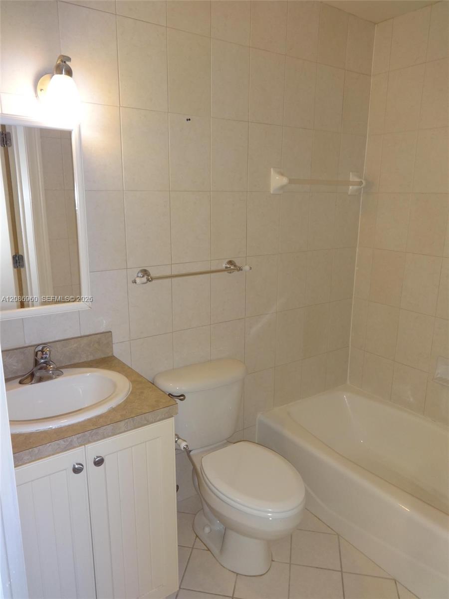 1212 Se 6th Street 1-4 Property Photo 9