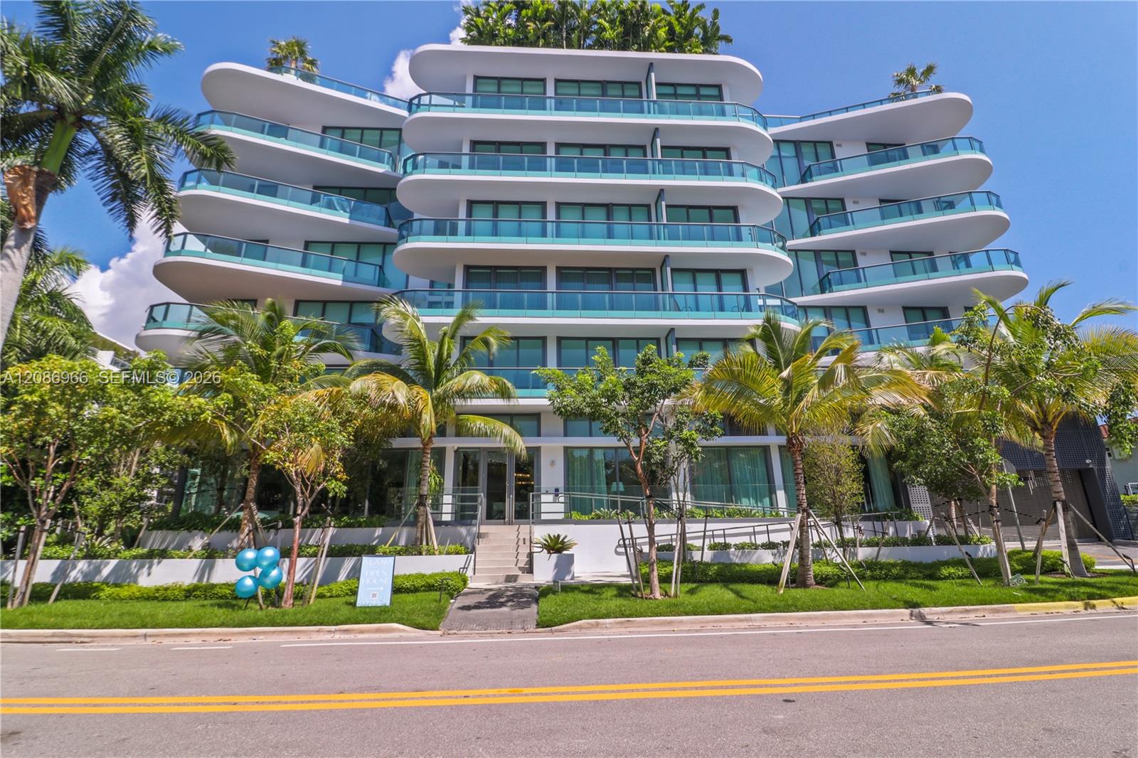 9901 W Bay Harbor Drive 503