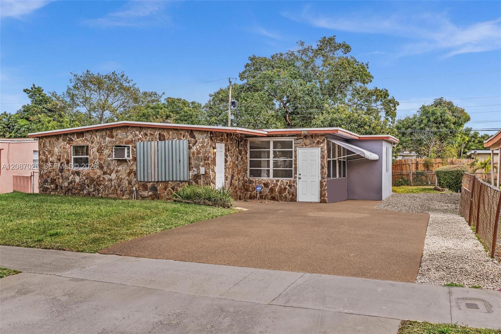 1824 Nw 25th Avenue Property Photo 1