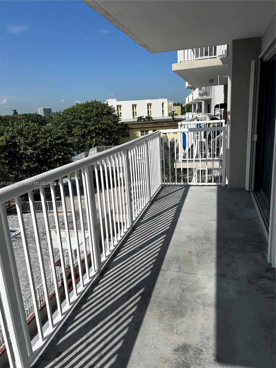 110 S Shore Drive 4e Property Photo 5