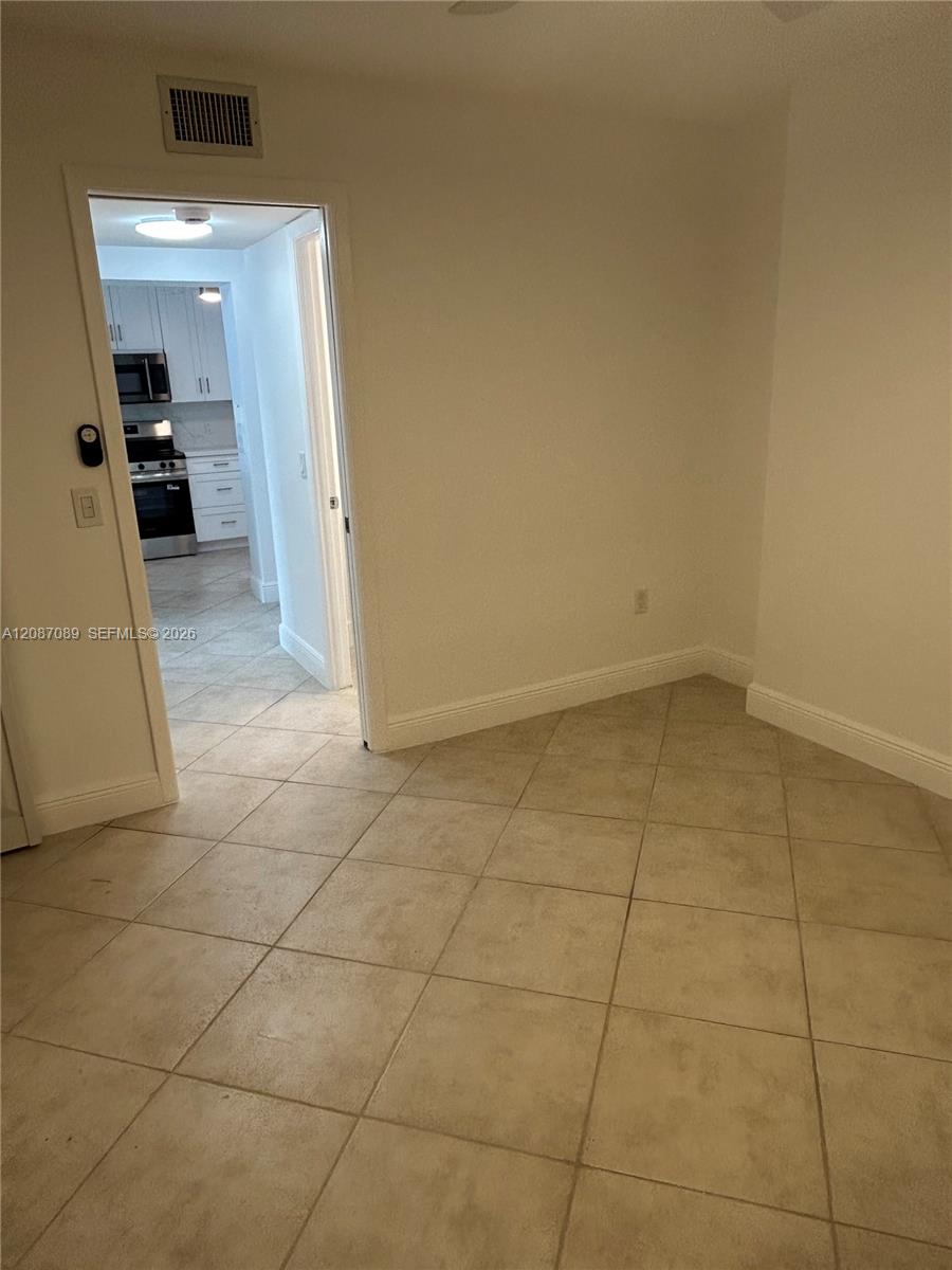 110 S Shore Drive 4e Property Photo 12