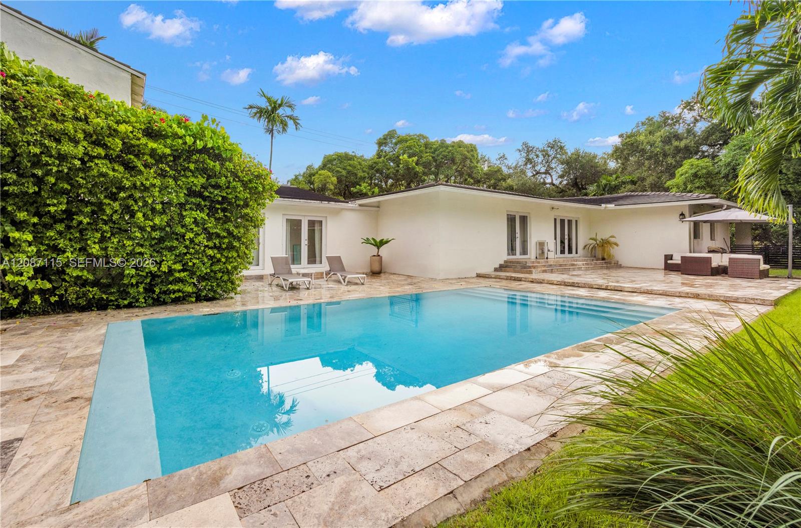 1101 Coral Way Property Photo 1