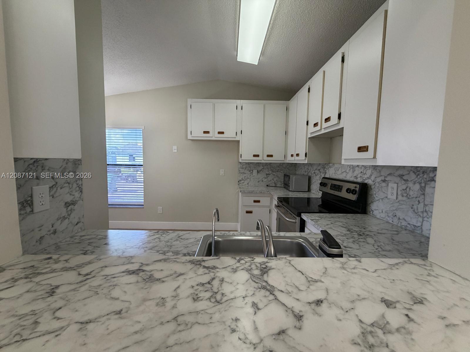6705 Sw 152nd Place 45-05 Property Photo 8