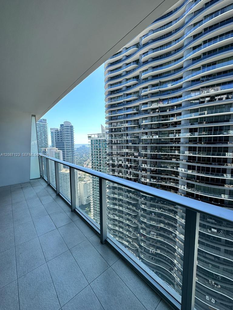 1010 Brickell Avenue 4208 Property Photo 11