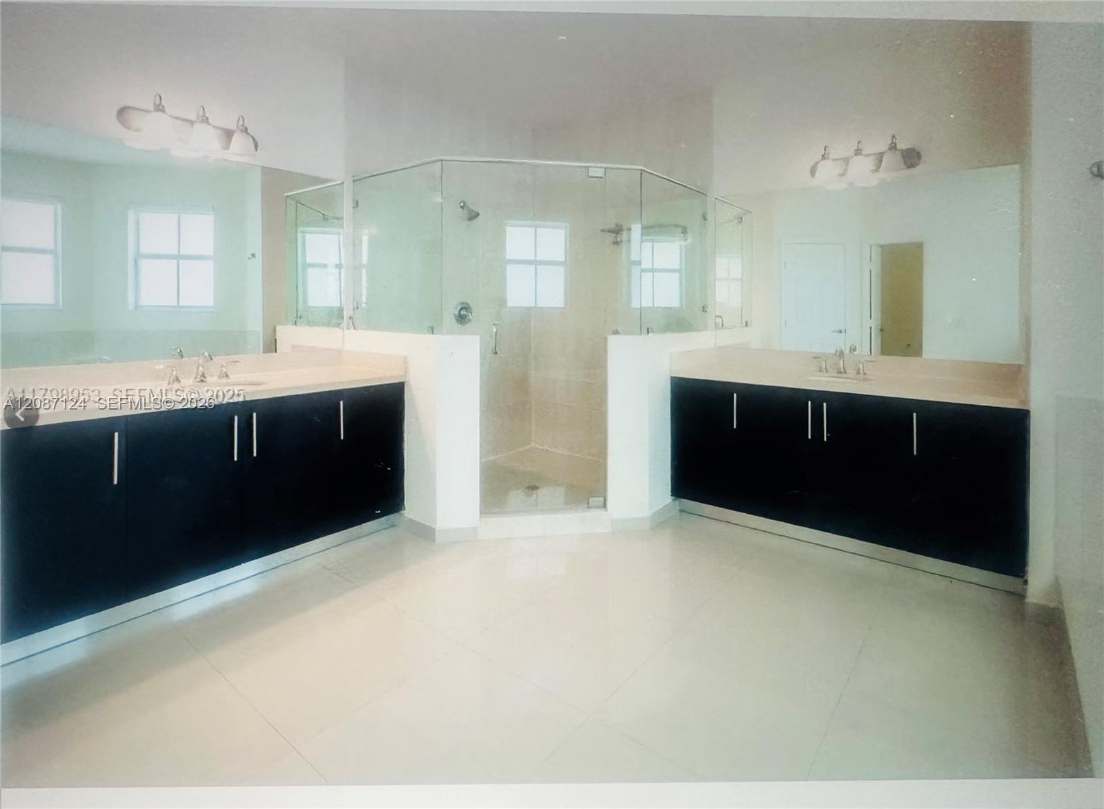10464 Nw 70th Lane Property Photo 14