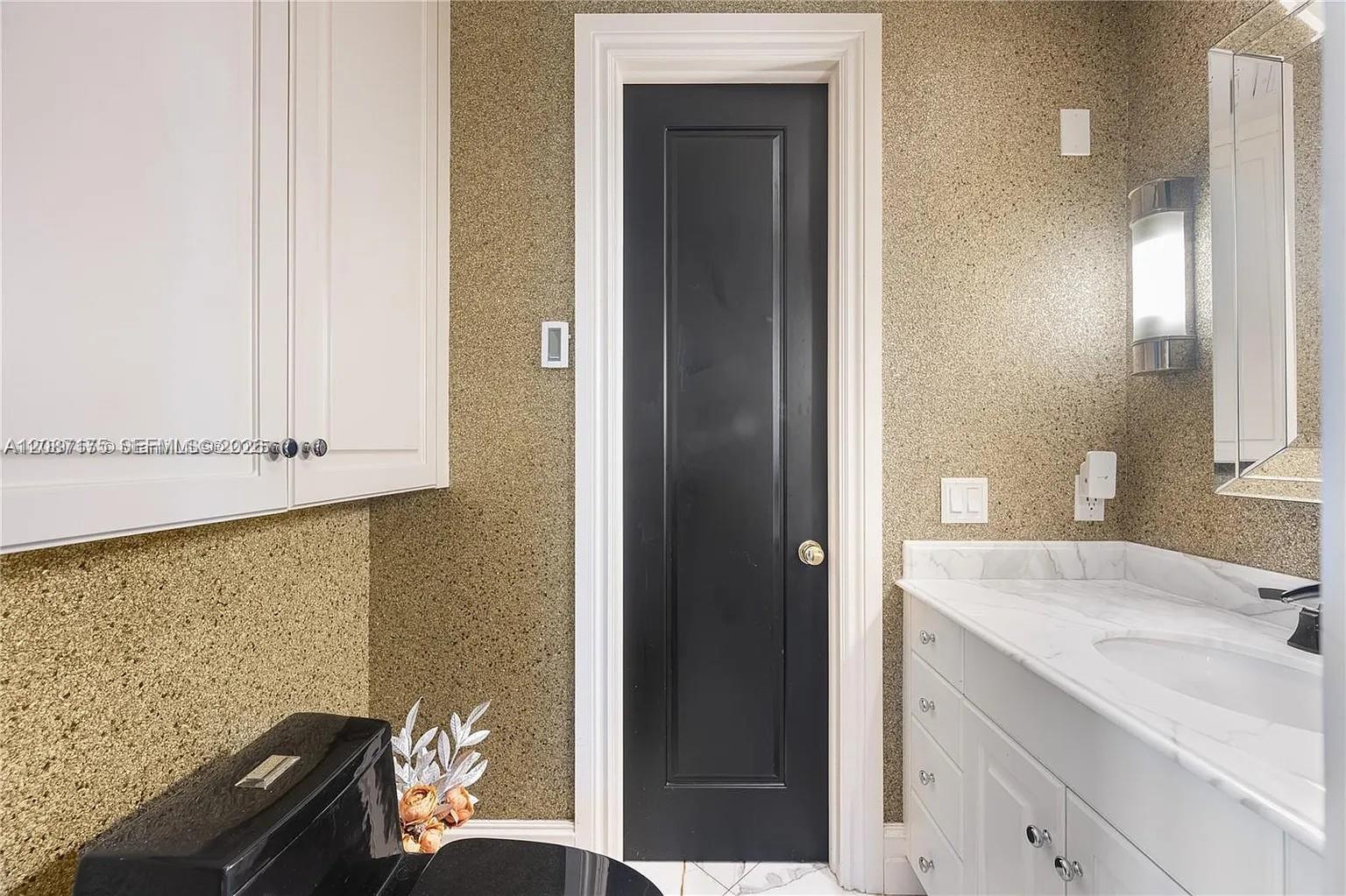 A12087175 Property Photo 24