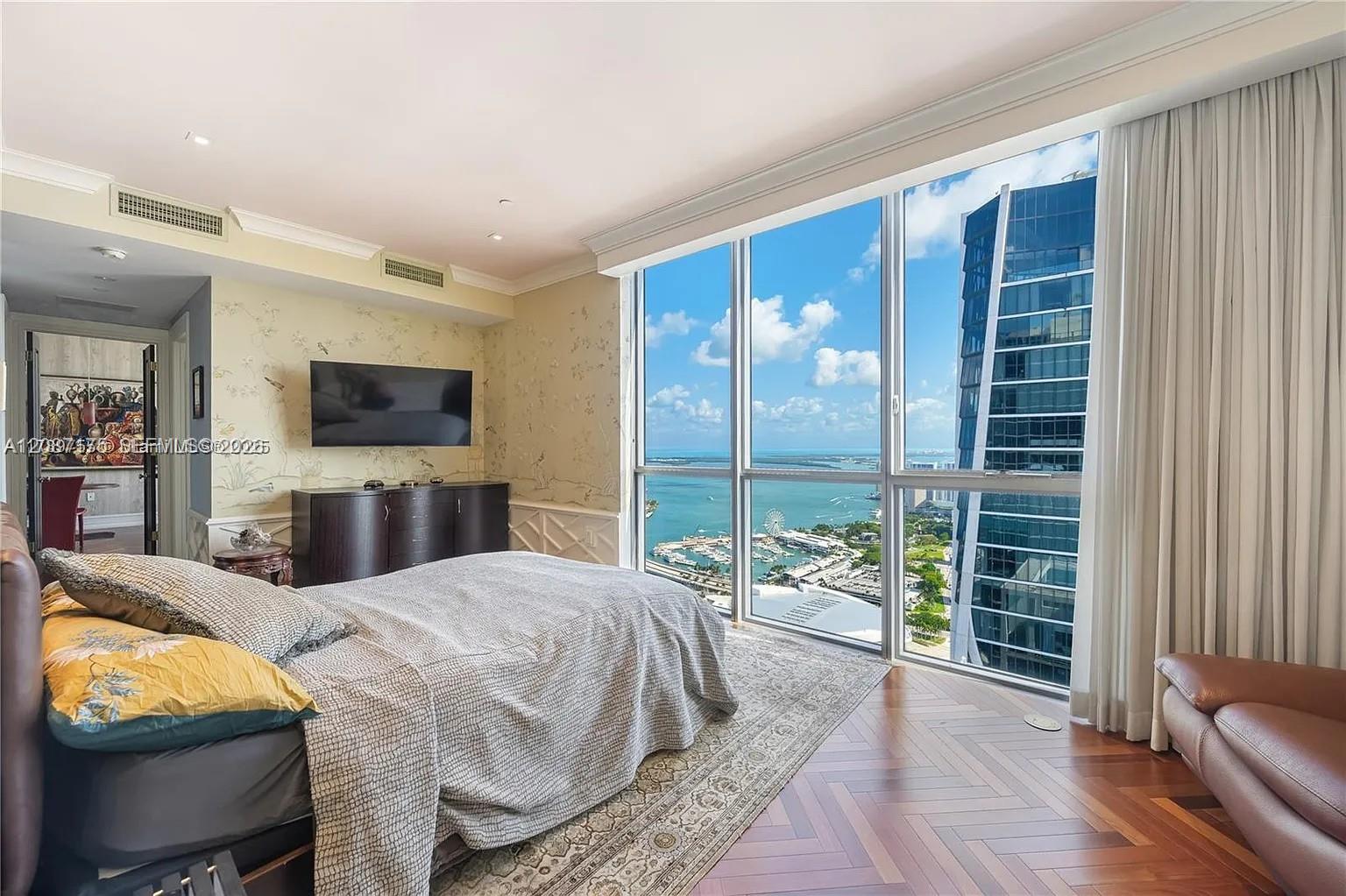 A12087175 Property Photo 36