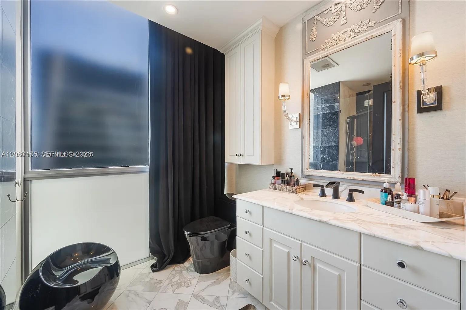 A12087175 Property Photo 37